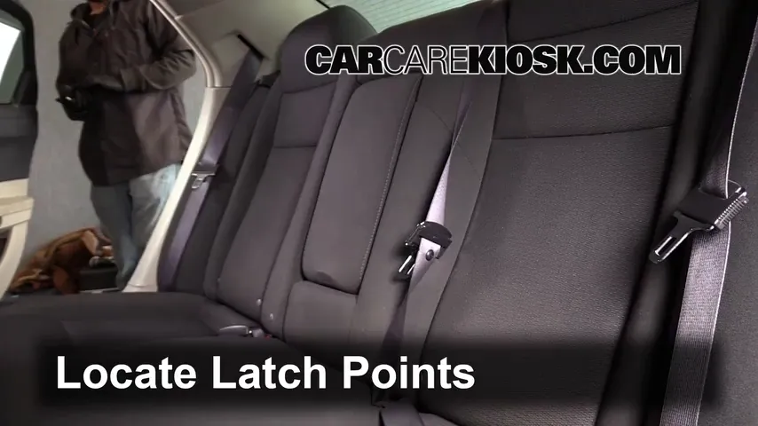 2007 Chrysler 300 2.7L V6 Car Seats Install